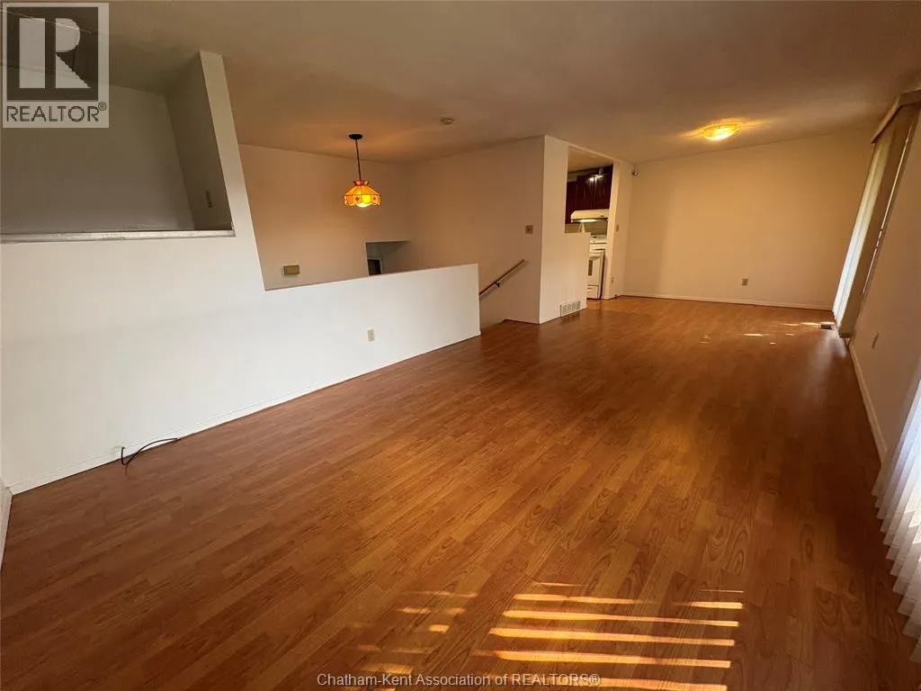 104 Randolf CRESCENT