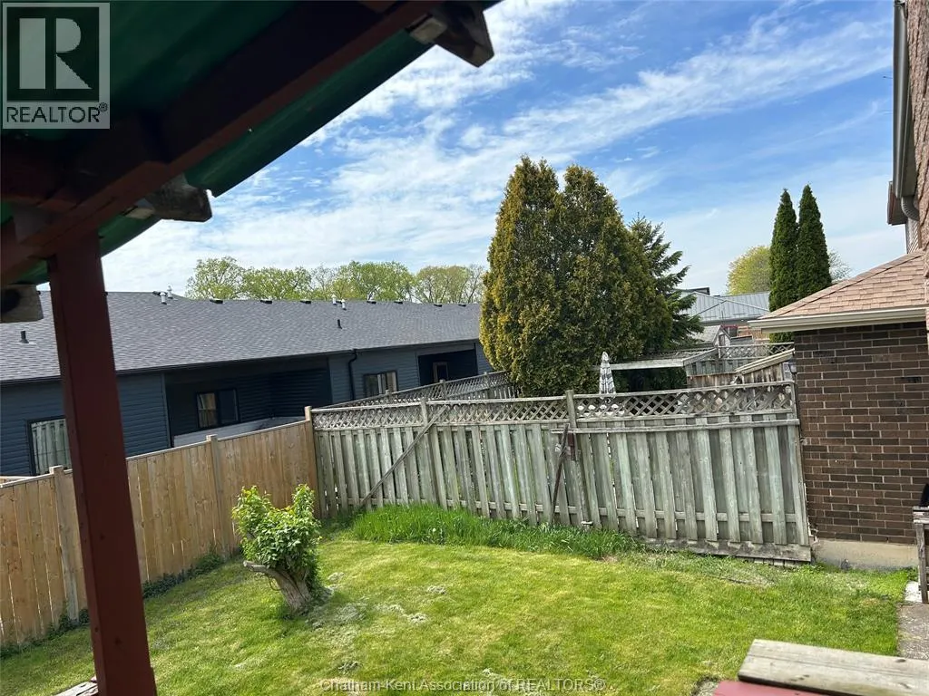 104 Randolf CRESCENT