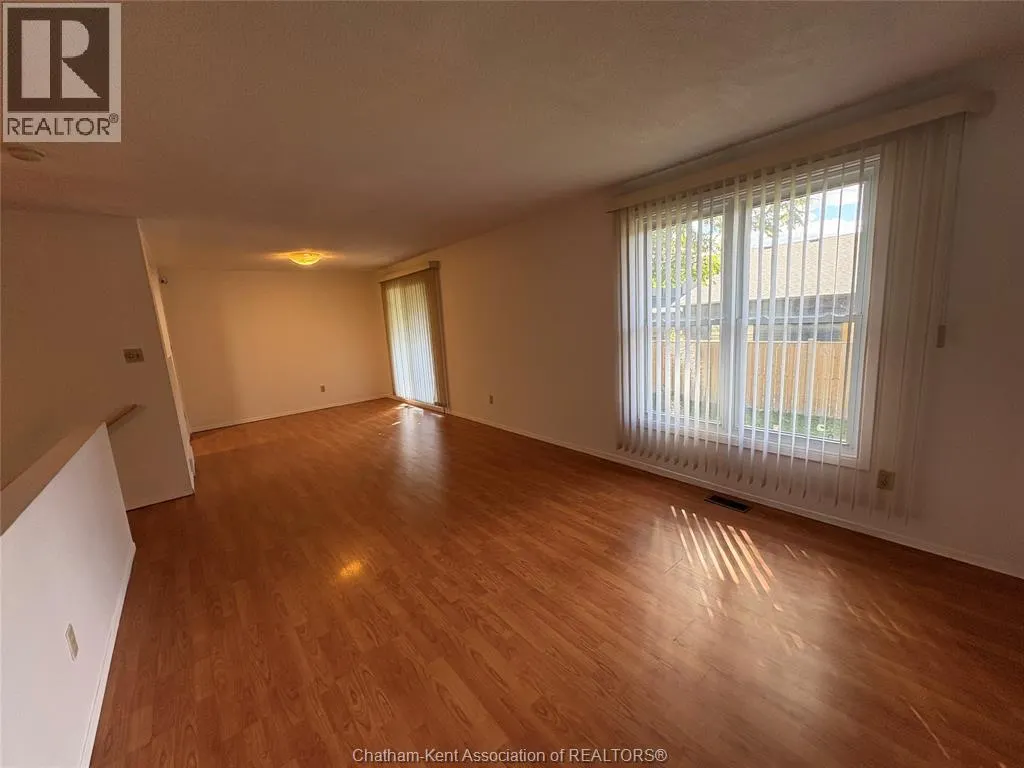 104 Randolf CRESCENT