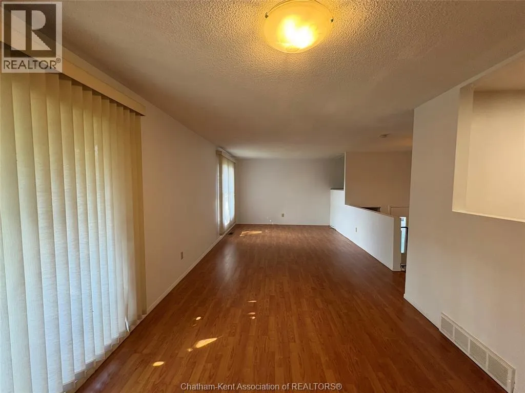 104 Randolf CRESCENT