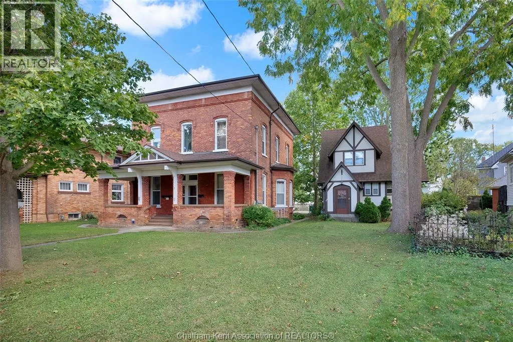 310, 312, 318 Wellington STREET West
