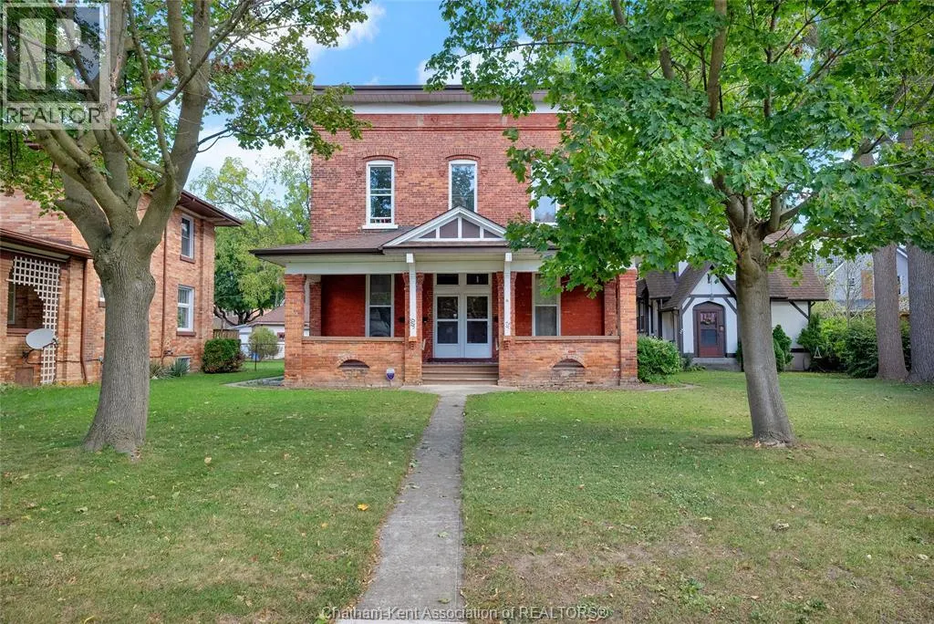 310, 312, 318 Wellington STREET West