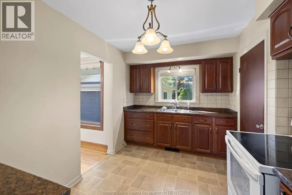 3955 MOUNT ROYAL DRIVE