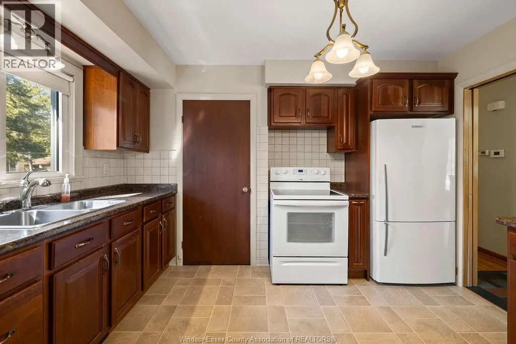 3955 MOUNT ROYAL DRIVE