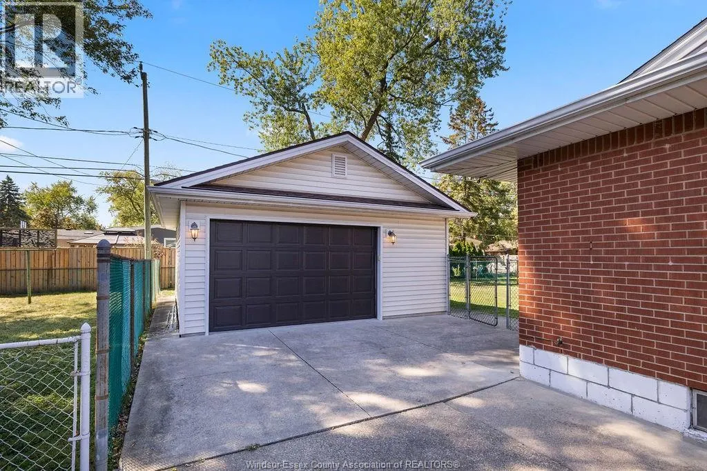 3955 MOUNT ROYAL DRIVE
