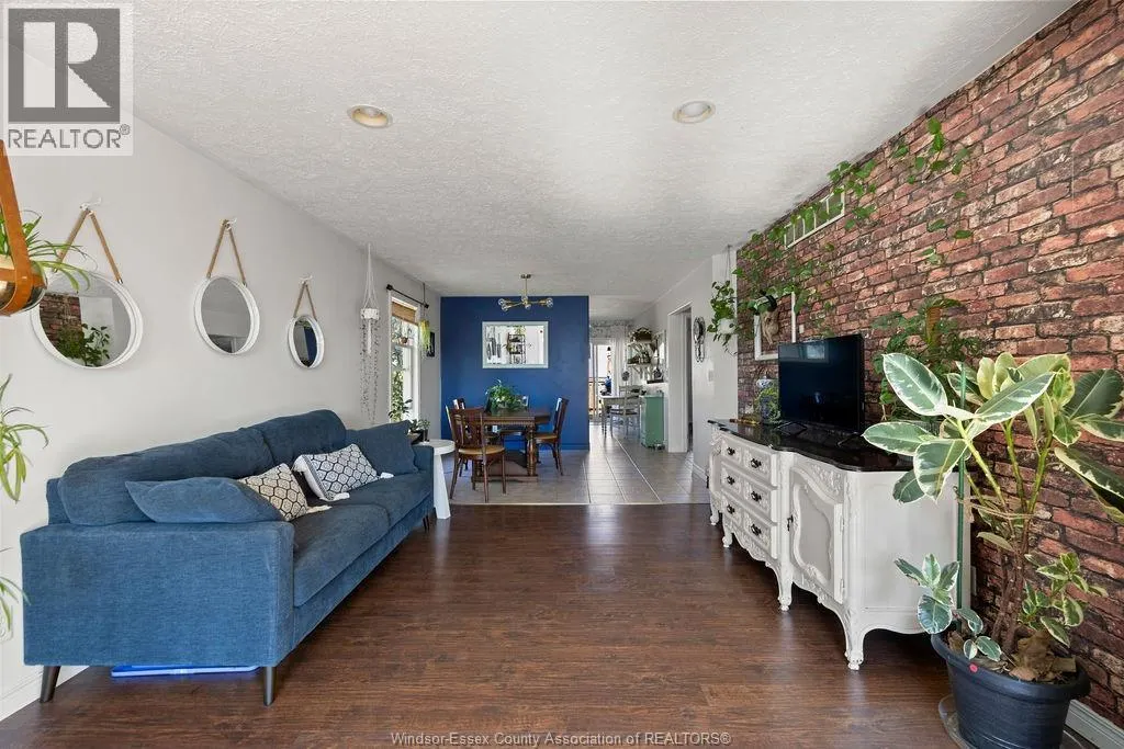 294 ERIEVIEW