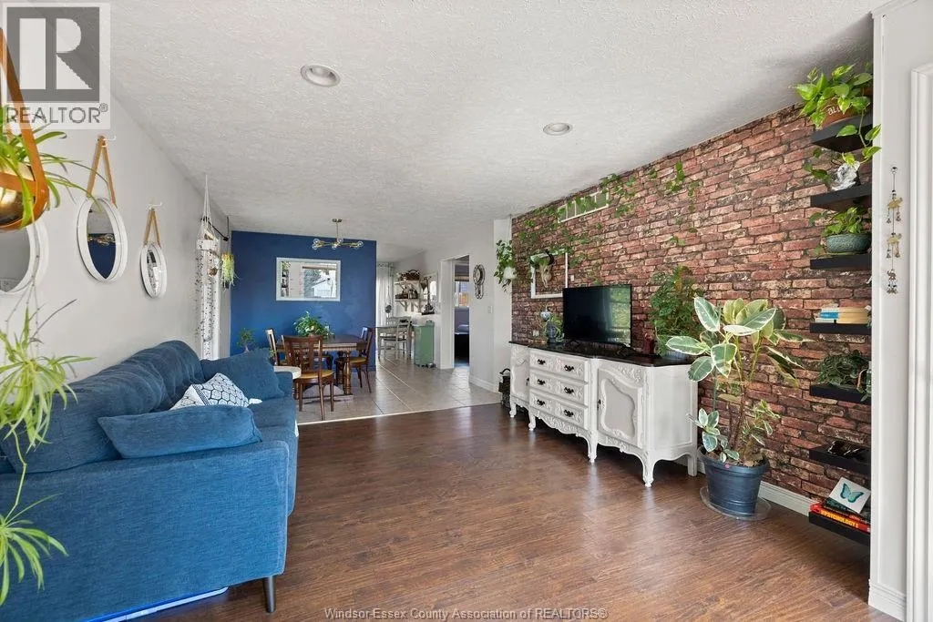 294 ERIEVIEW