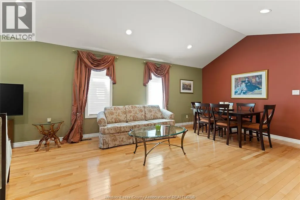 11255 TIMBER BAY CRESCENT
