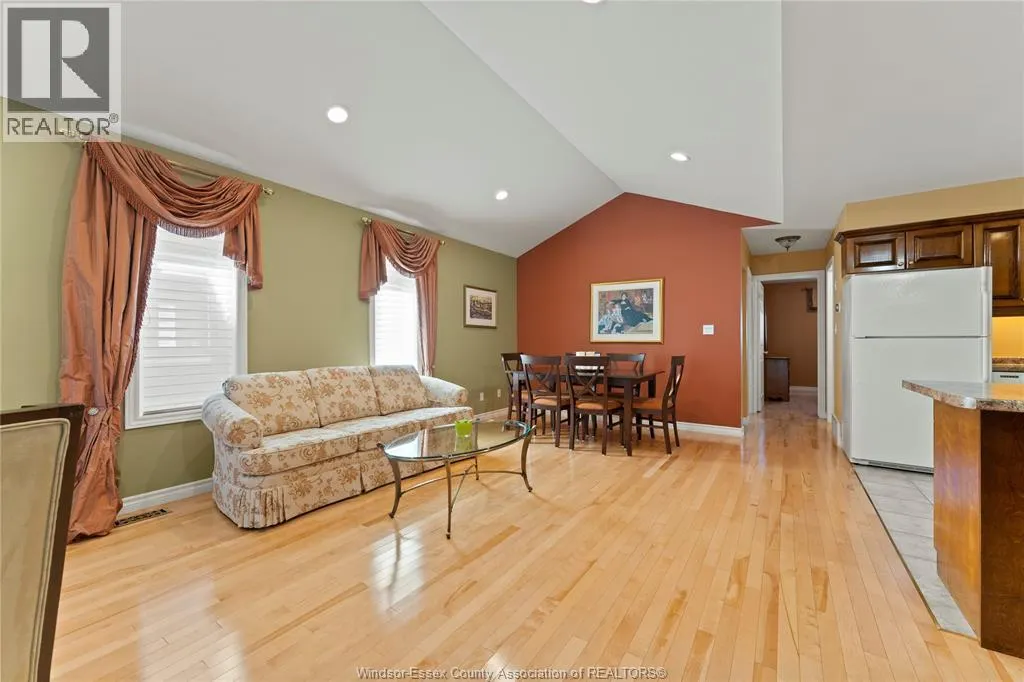 11255 TIMBER BAY CRESCENT
