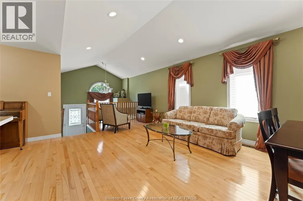 11255 TIMBER BAY CRESCENT