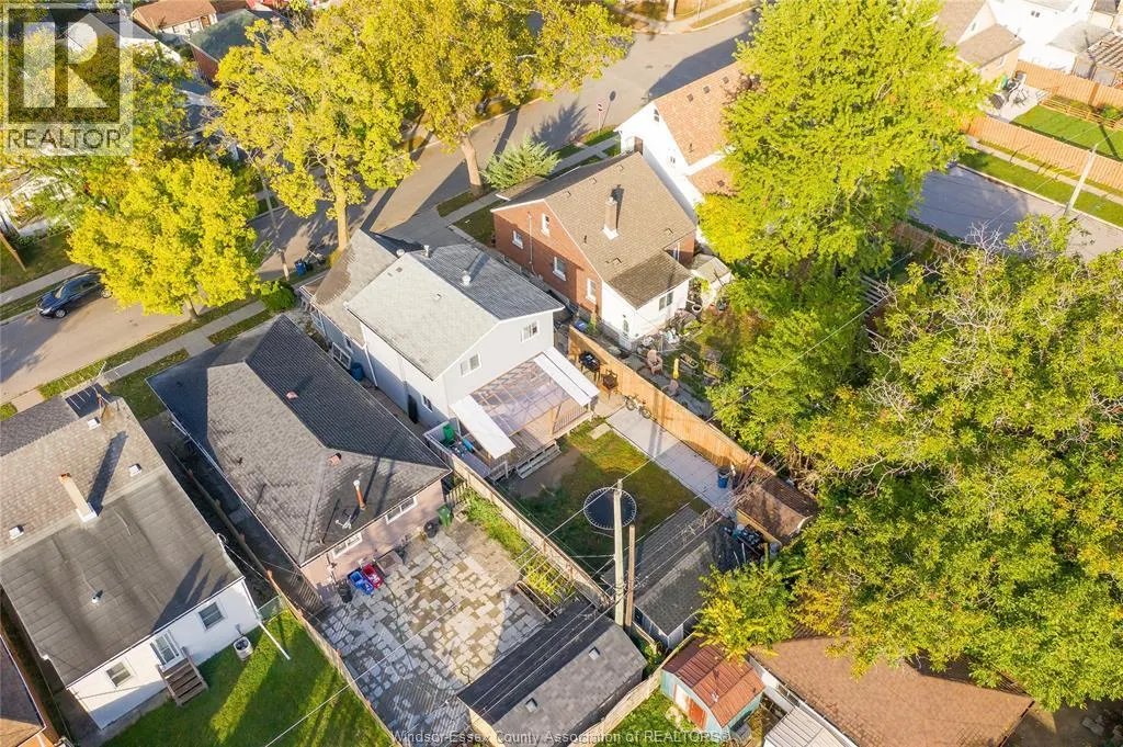 1614 CADILLAC STREET