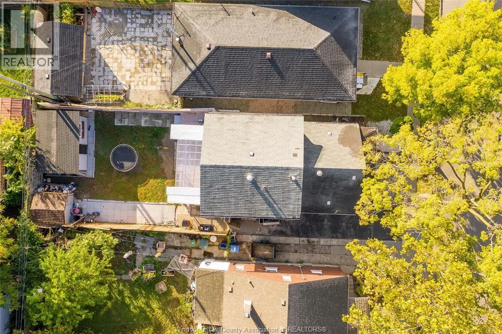 1614 CADILLAC STREET