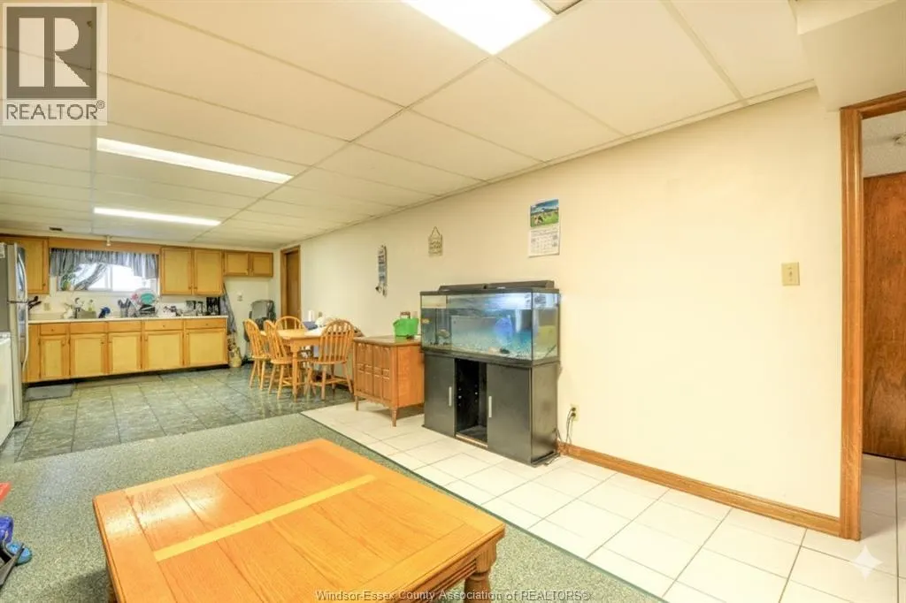 18 RUDGATE LANE North