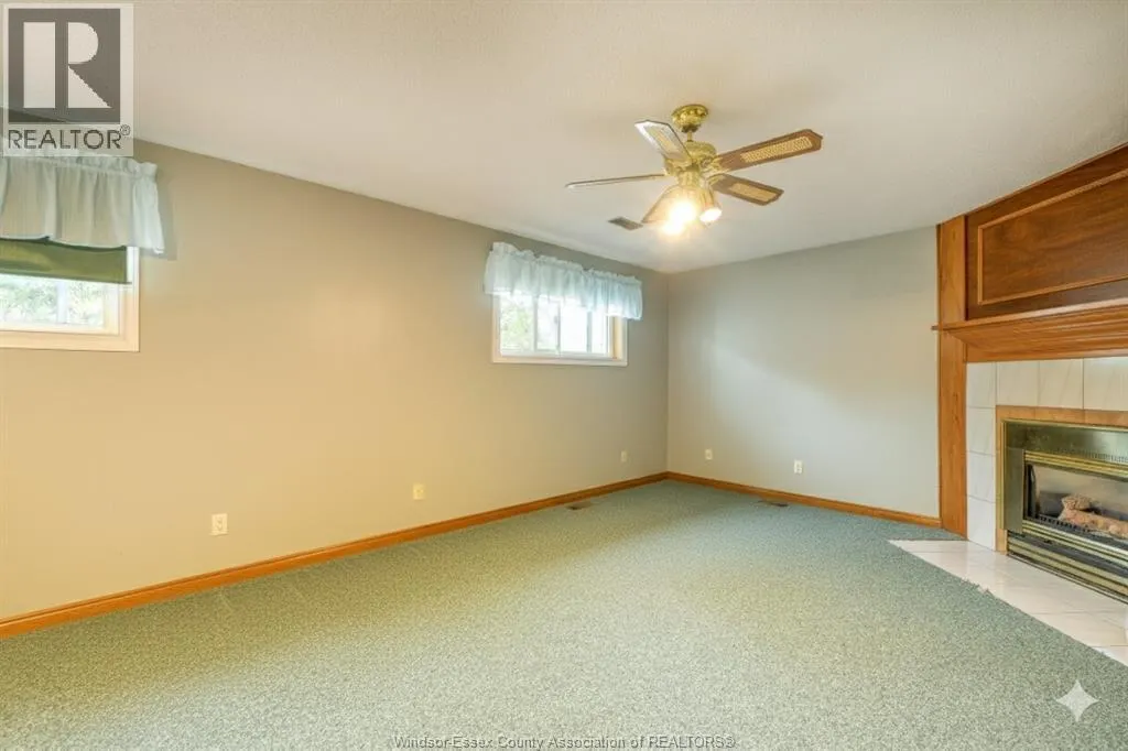 18 RUDGATE LANE North