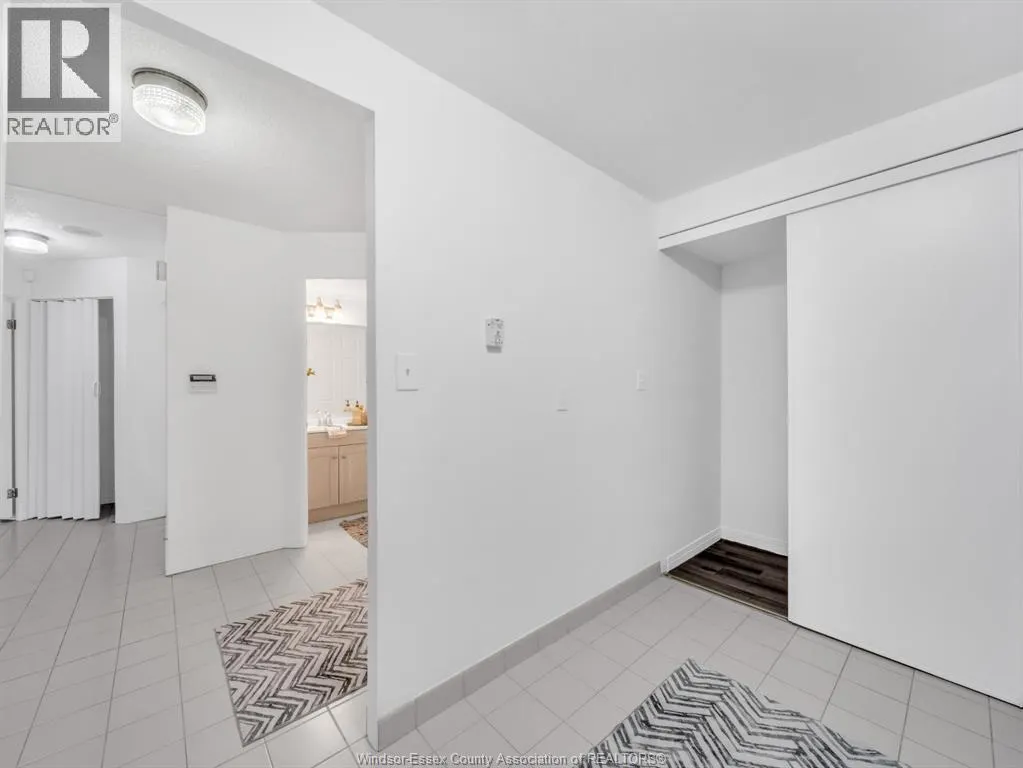 75 RIVERSIDE DRIVE East Unit# 1407