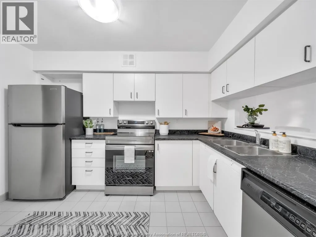 75 RIVERSIDE DRIVE East Unit# 1407