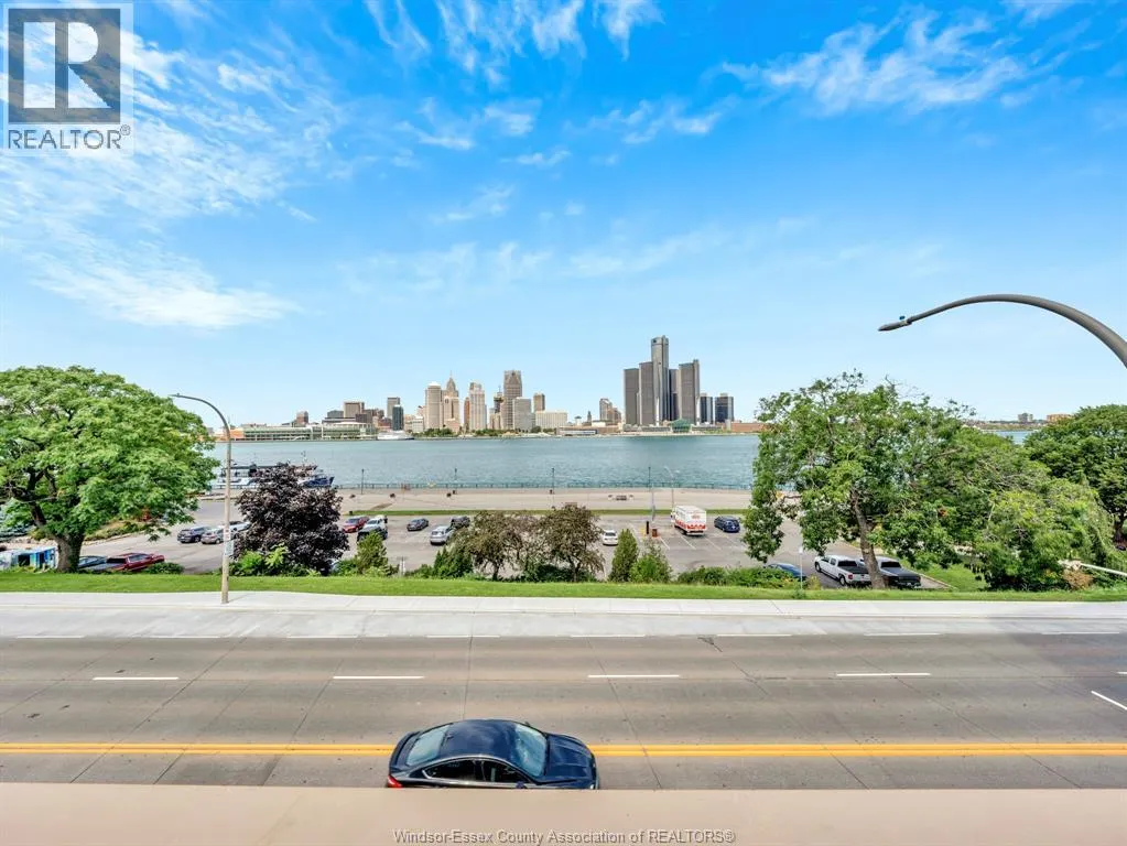 75 RIVERSIDE DRIVE East Unit# 1407
