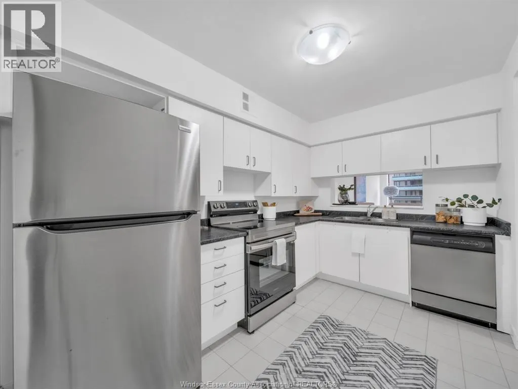 75 RIVERSIDE DRIVE East Unit# 1407