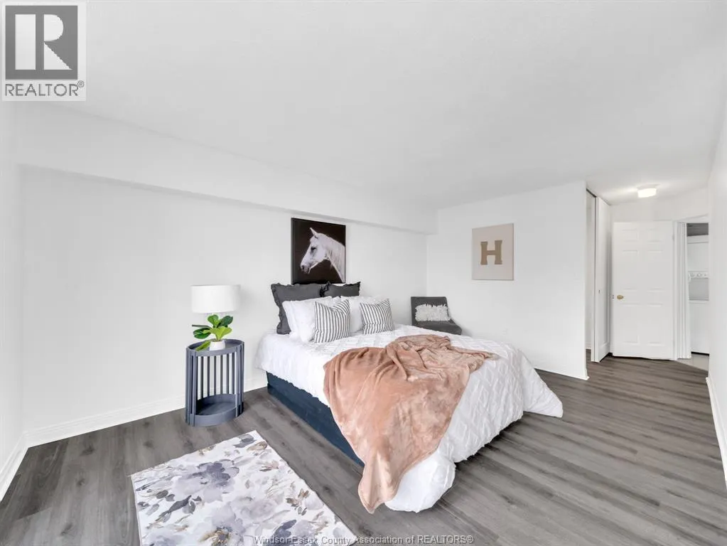 75 RIVERSIDE DRIVE East Unit# 1407
