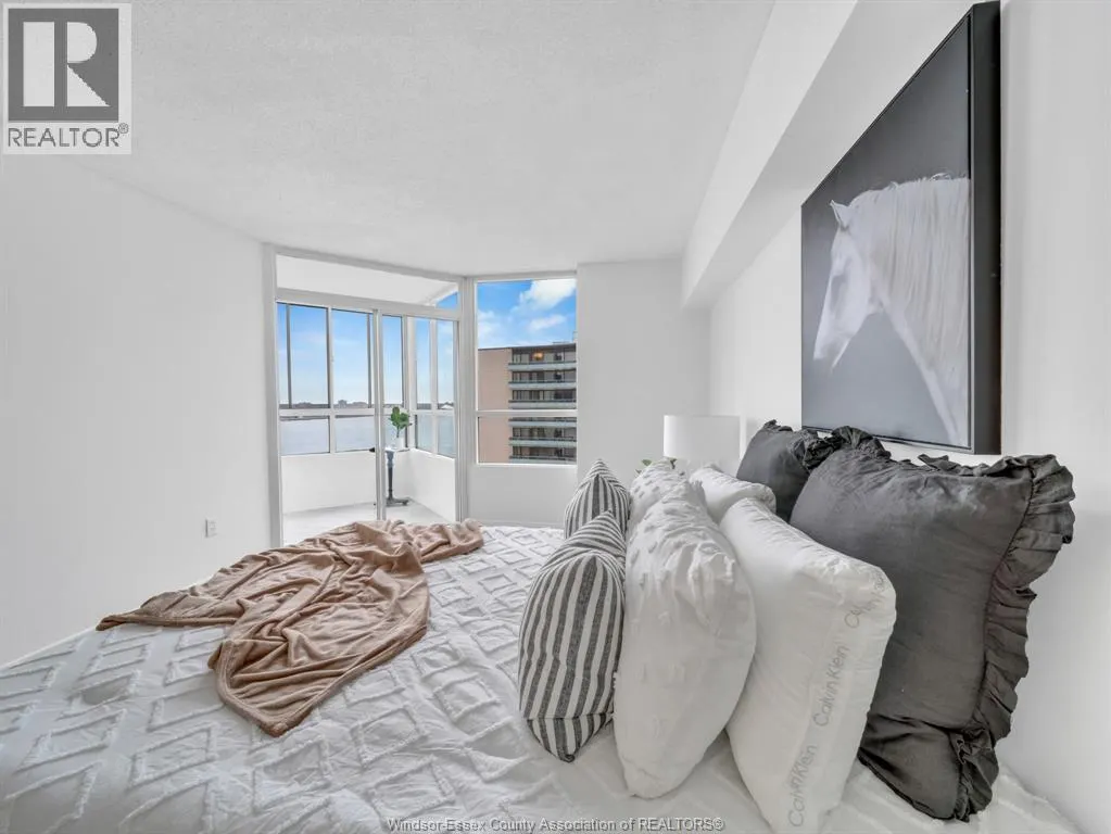 75 RIVERSIDE DRIVE East Unit# 1407