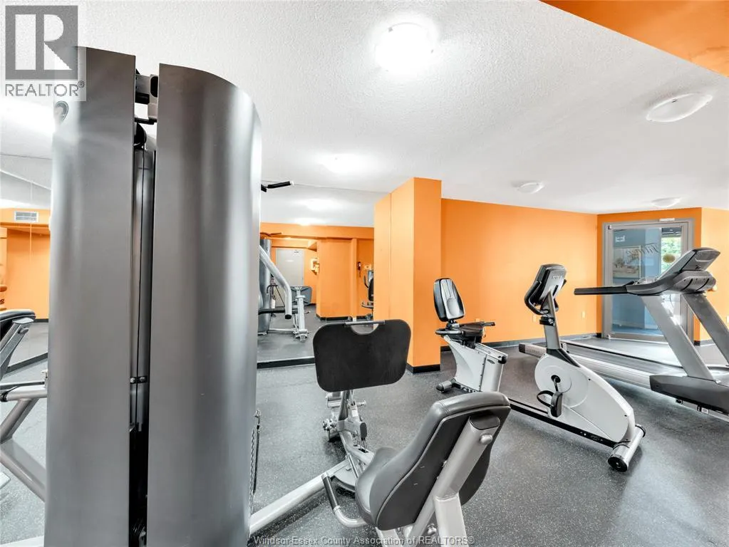 75 RIVERSIDE DRIVE East Unit# 1407