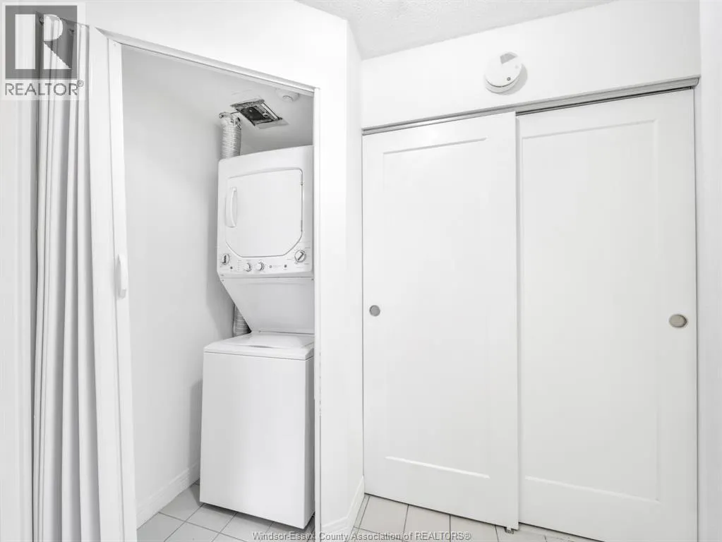 75 RIVERSIDE DRIVE East Unit# 1407