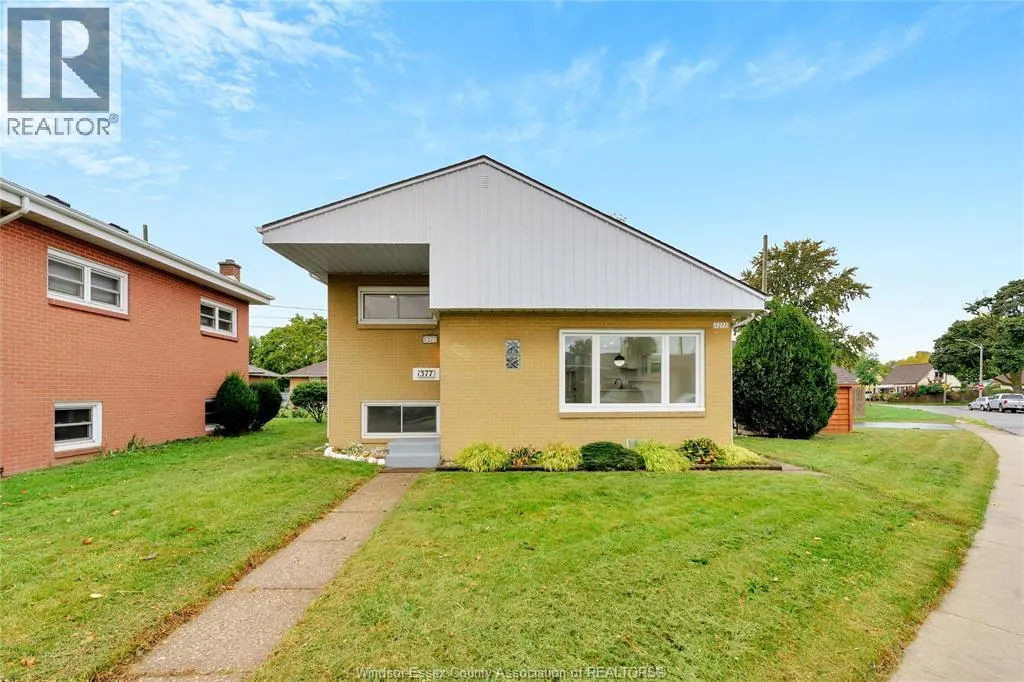 1377 GRANVILLE CRESCENT
