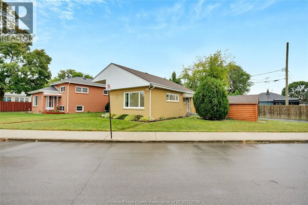 1377 GRANVILLE CRESCENT