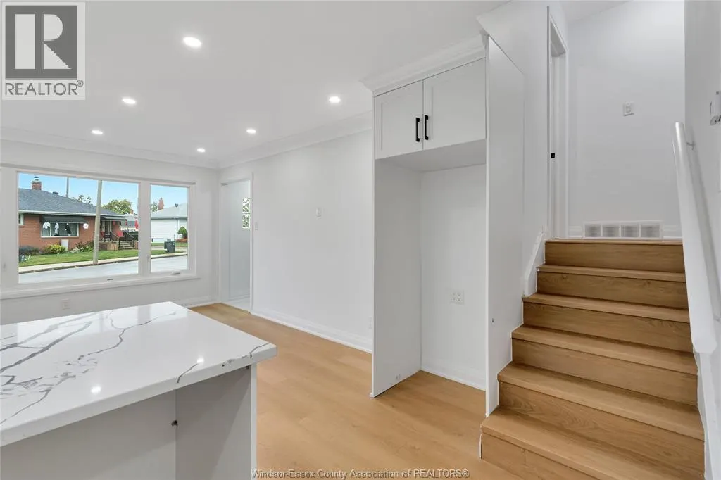 1377 GRANVILLE CRESCENT