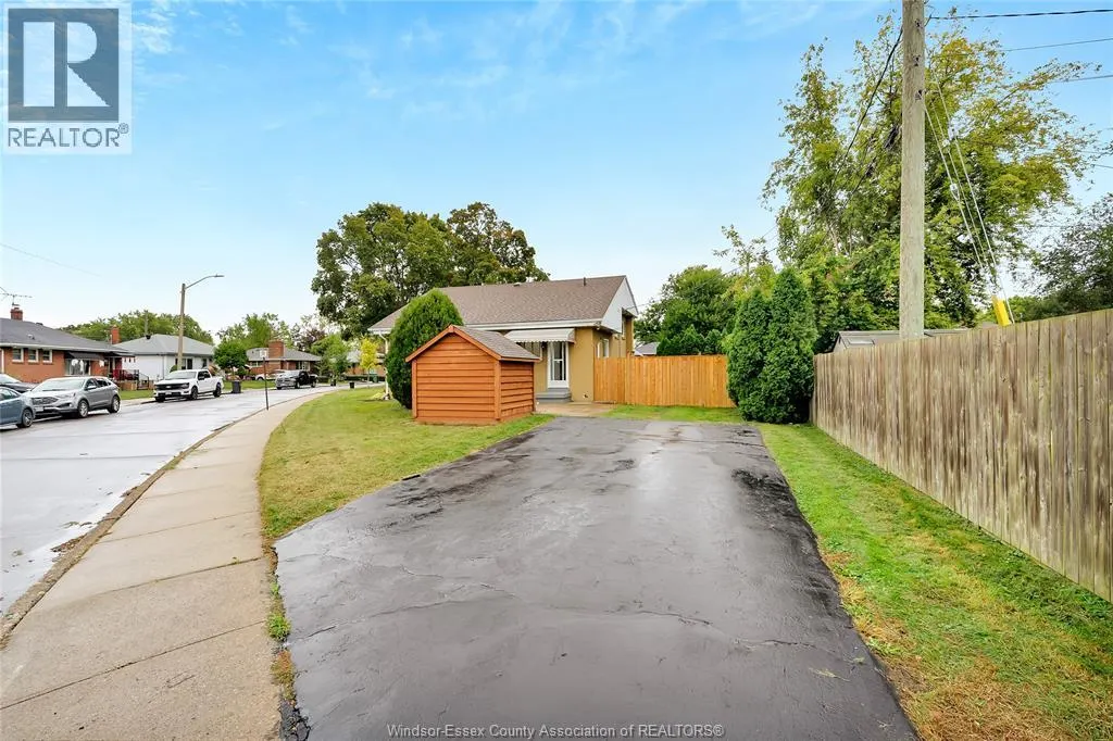 1377 GRANVILLE CRESCENT