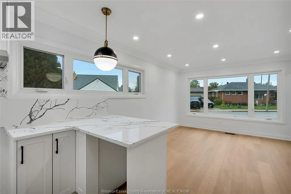 1377 GRANVILLE CRESCENT