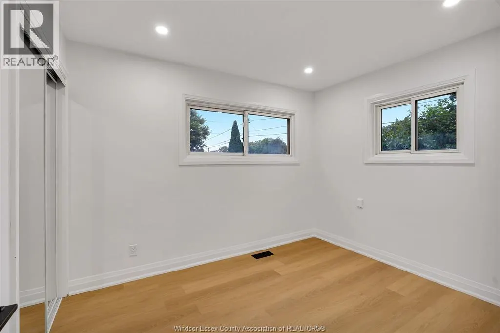 1377 GRANVILLE CRESCENT
