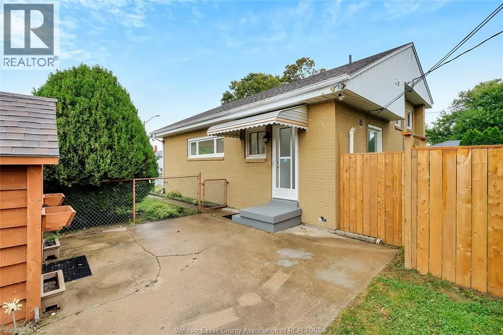1377 GRANVILLE CRESCENT
