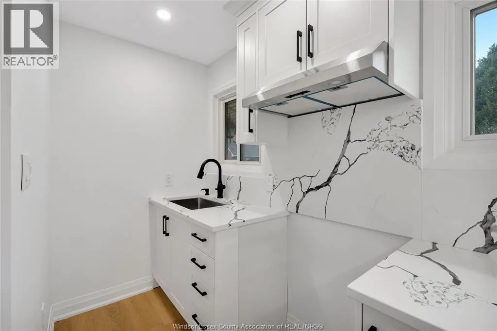 1377 GRANVILLE CRESCENT