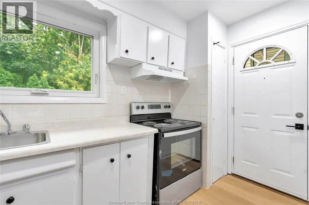1377 GRANVILLE CRESCENT