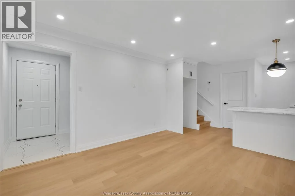 1377 GRANVILLE CRESCENT