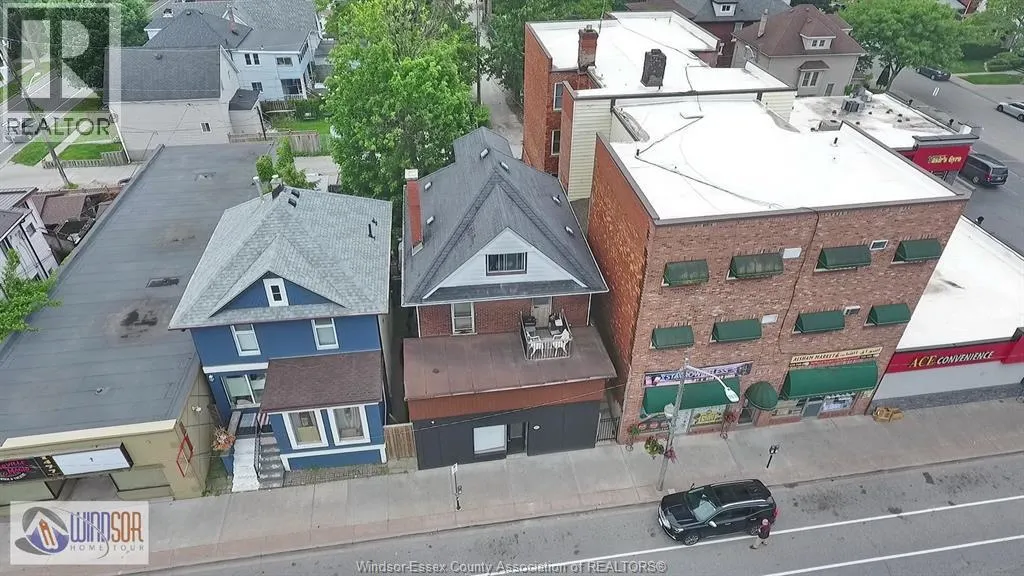 1453-1455 WYANDOTTE STREET East