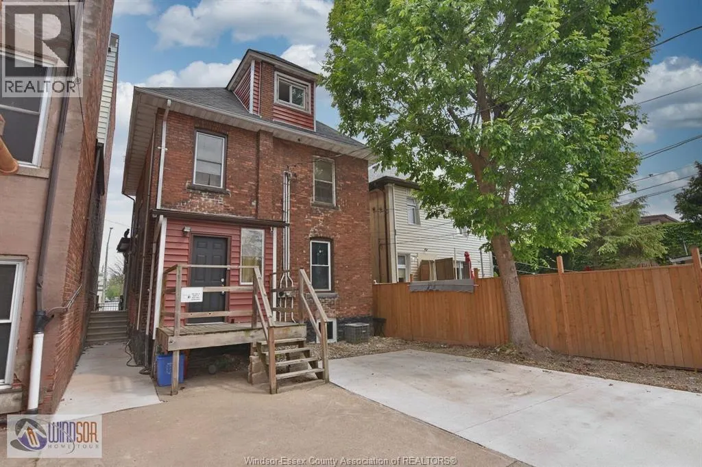 1453-1455 WYANDOTTE STREET East