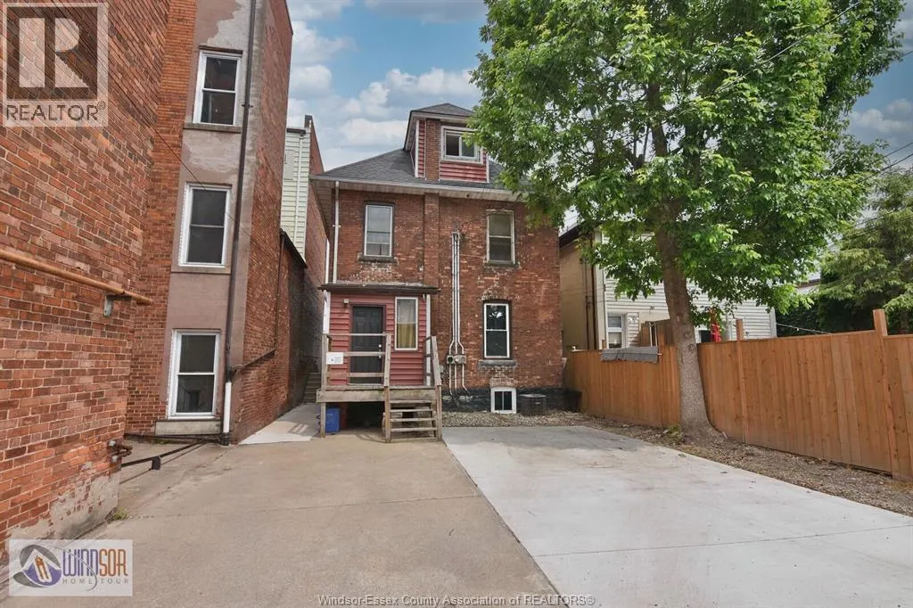 1453-1455 WYANDOTTE STREET East