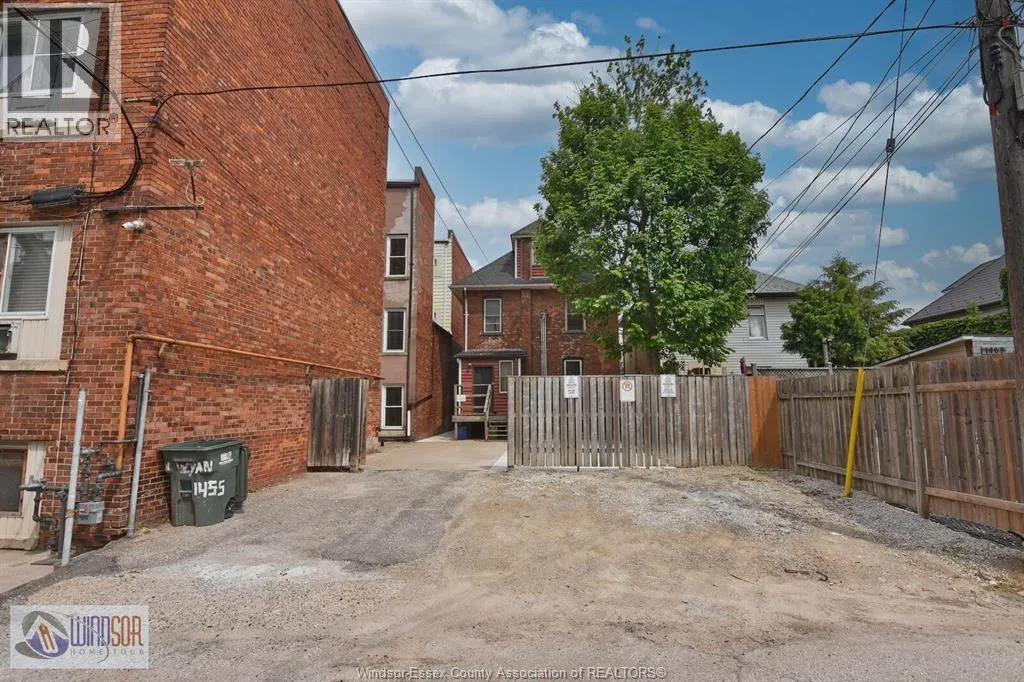 1453-1455 WYANDOTTE STREET East