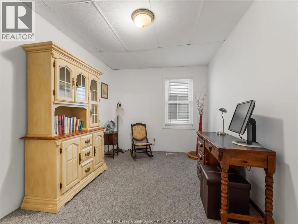 1251 MONMOUTH