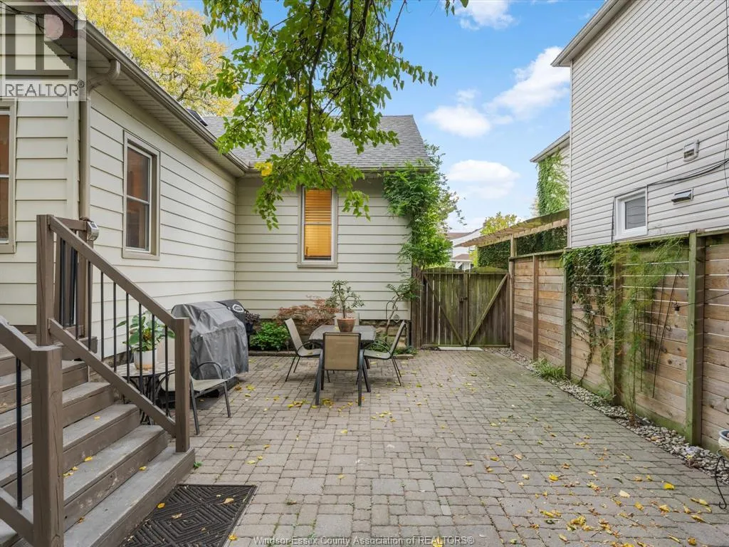 1251 MONMOUTH