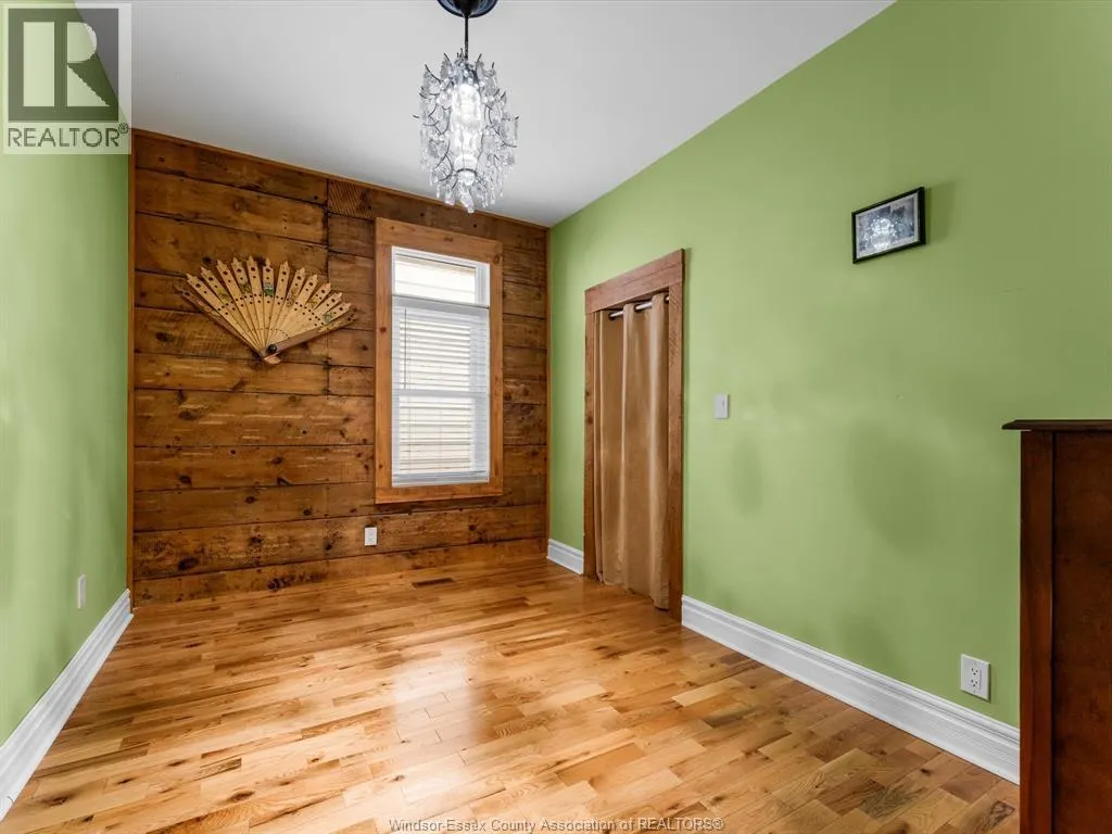 1251 MONMOUTH
