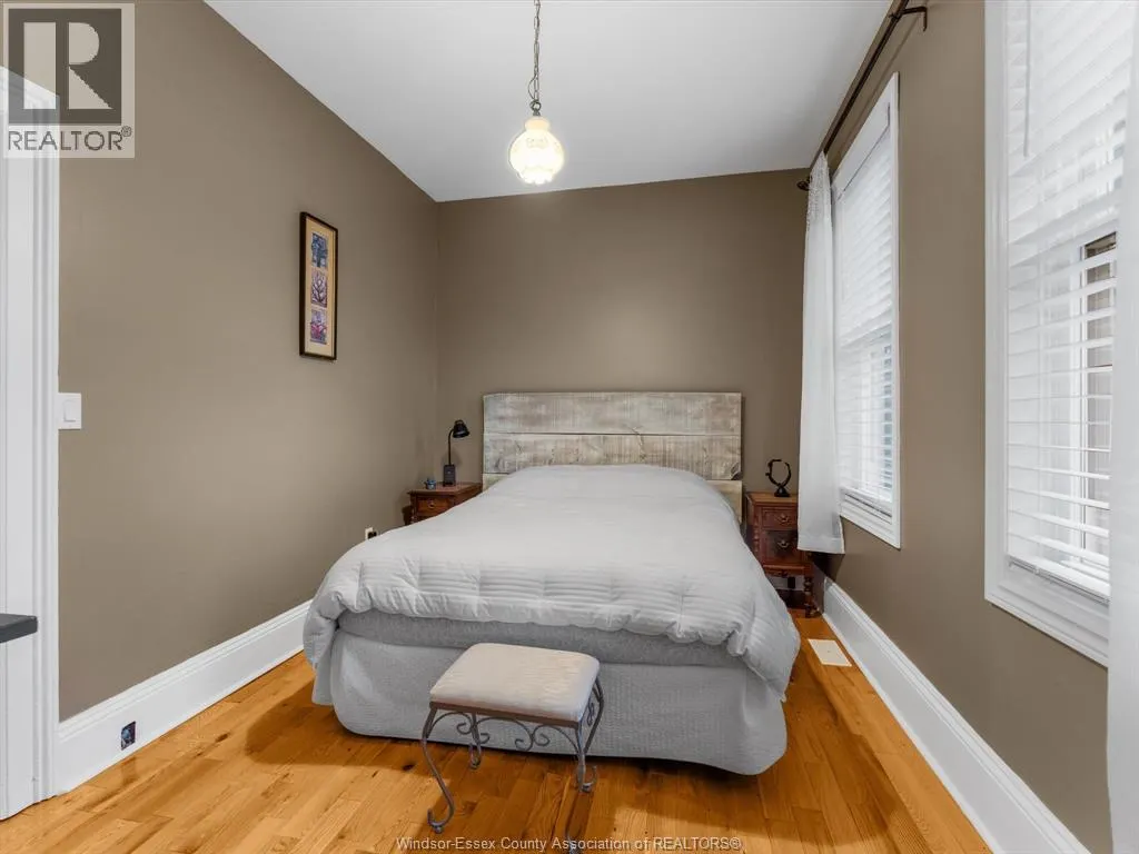 1251 MONMOUTH
