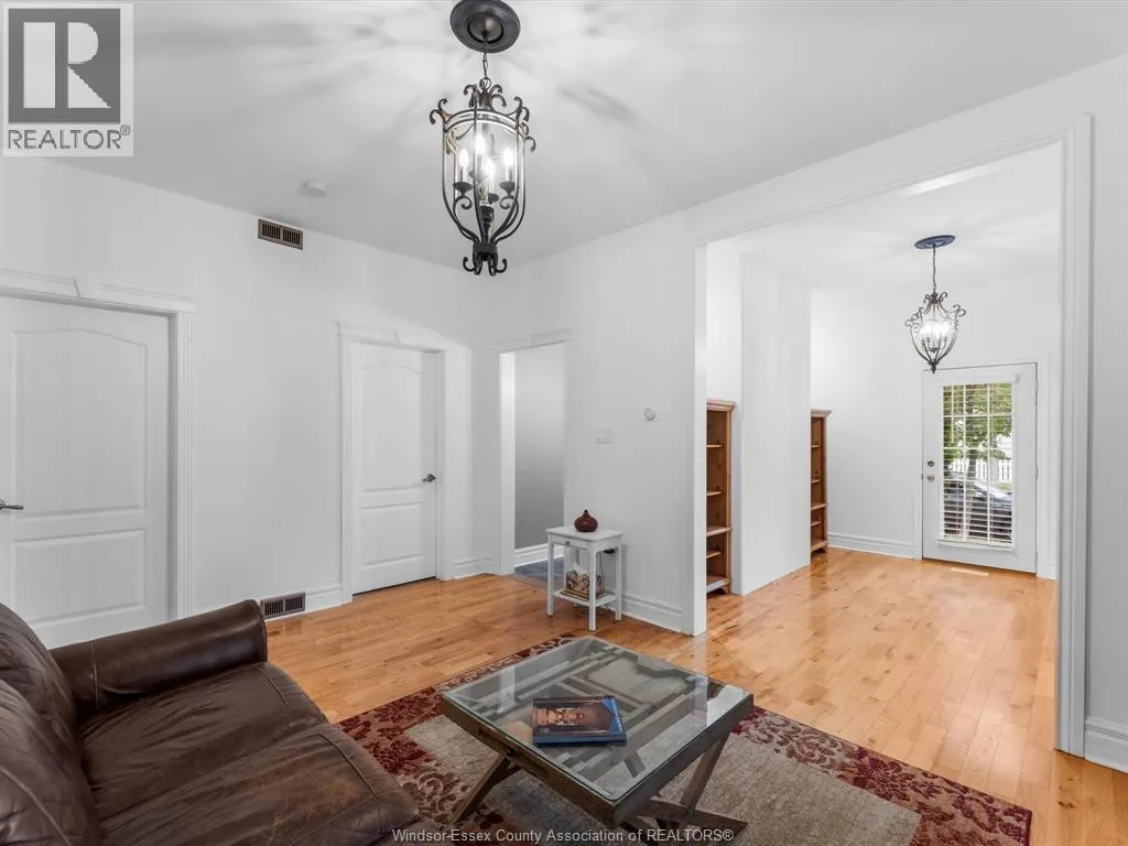 1251 MONMOUTH