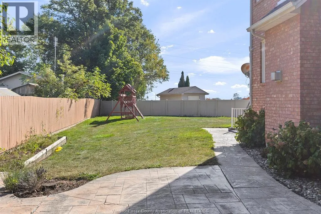 21 LAURENTIA DRIVE
