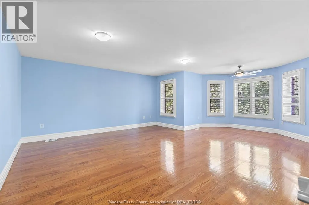 21 LAURENTIA DRIVE