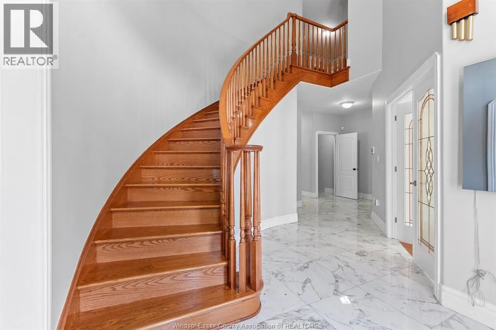 21 LAURENTIA DRIVE