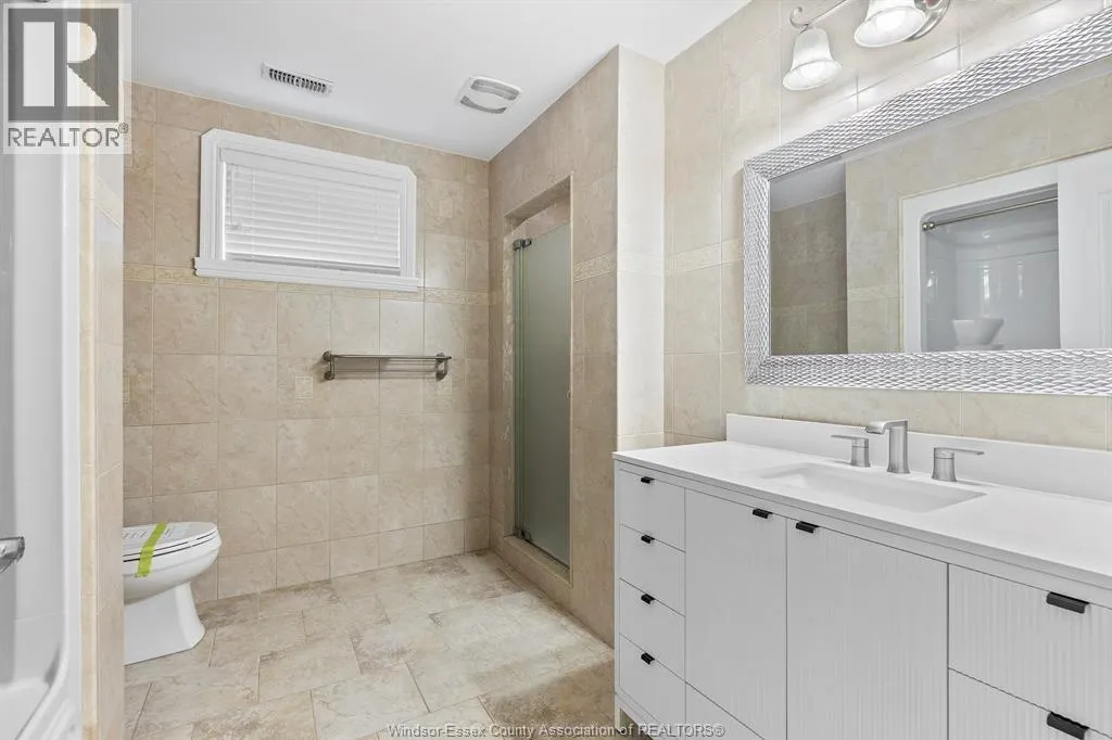 21 LAURENTIA DRIVE