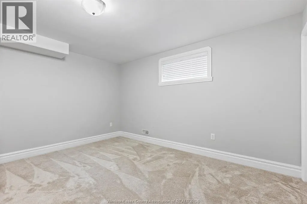 21 LAURENTIA DRIVE
